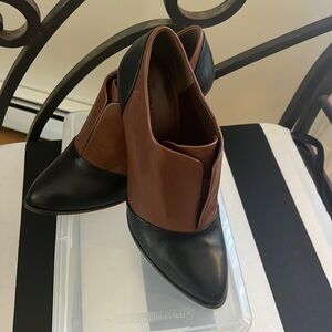 Banana Republic Leather Bootie Heel (black & brown)